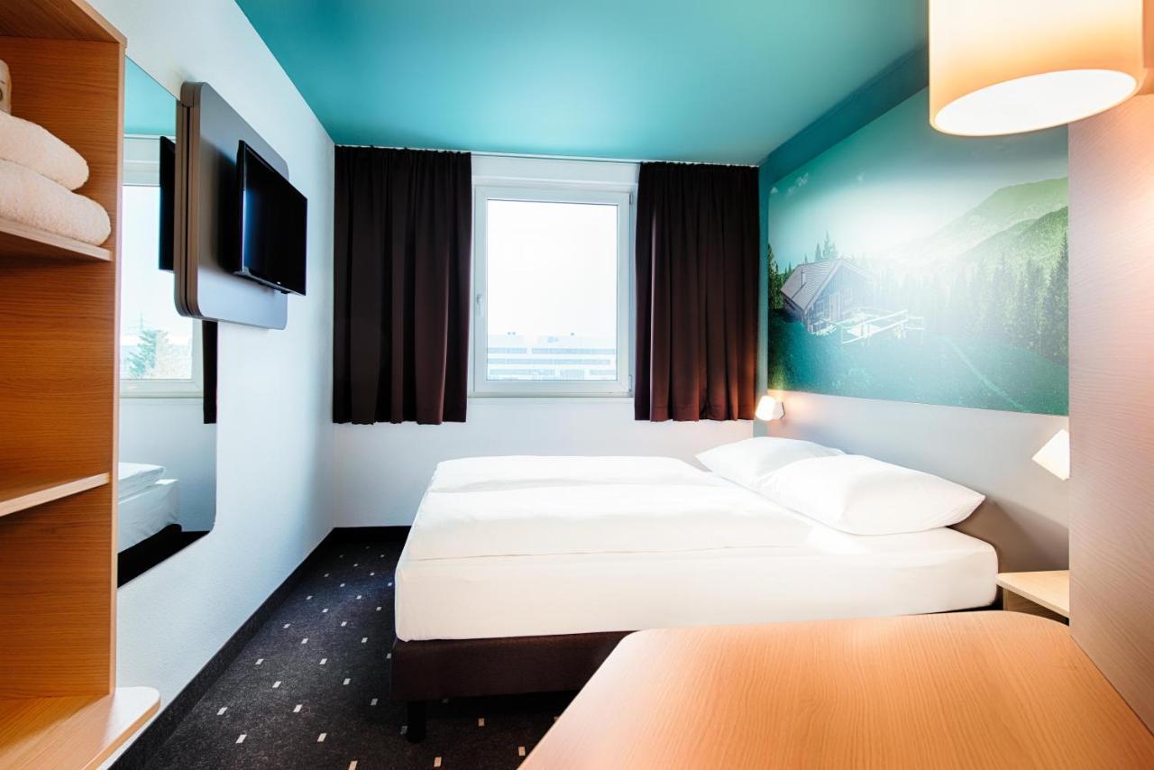 B&B Hotel Muenchen-Putzbrunn Eksteriør bilde