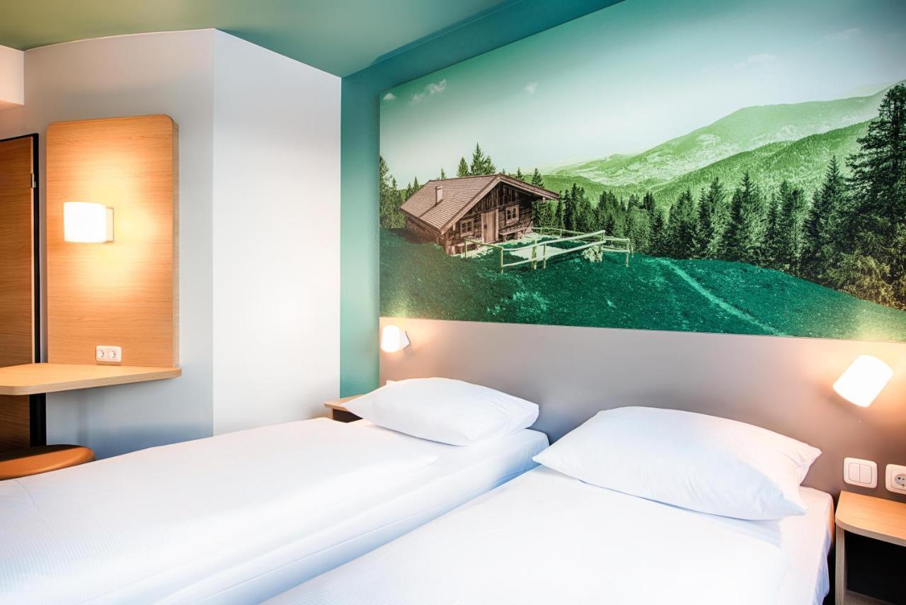 B&B Hotel Muenchen-Putzbrunn Eksteriør bilde