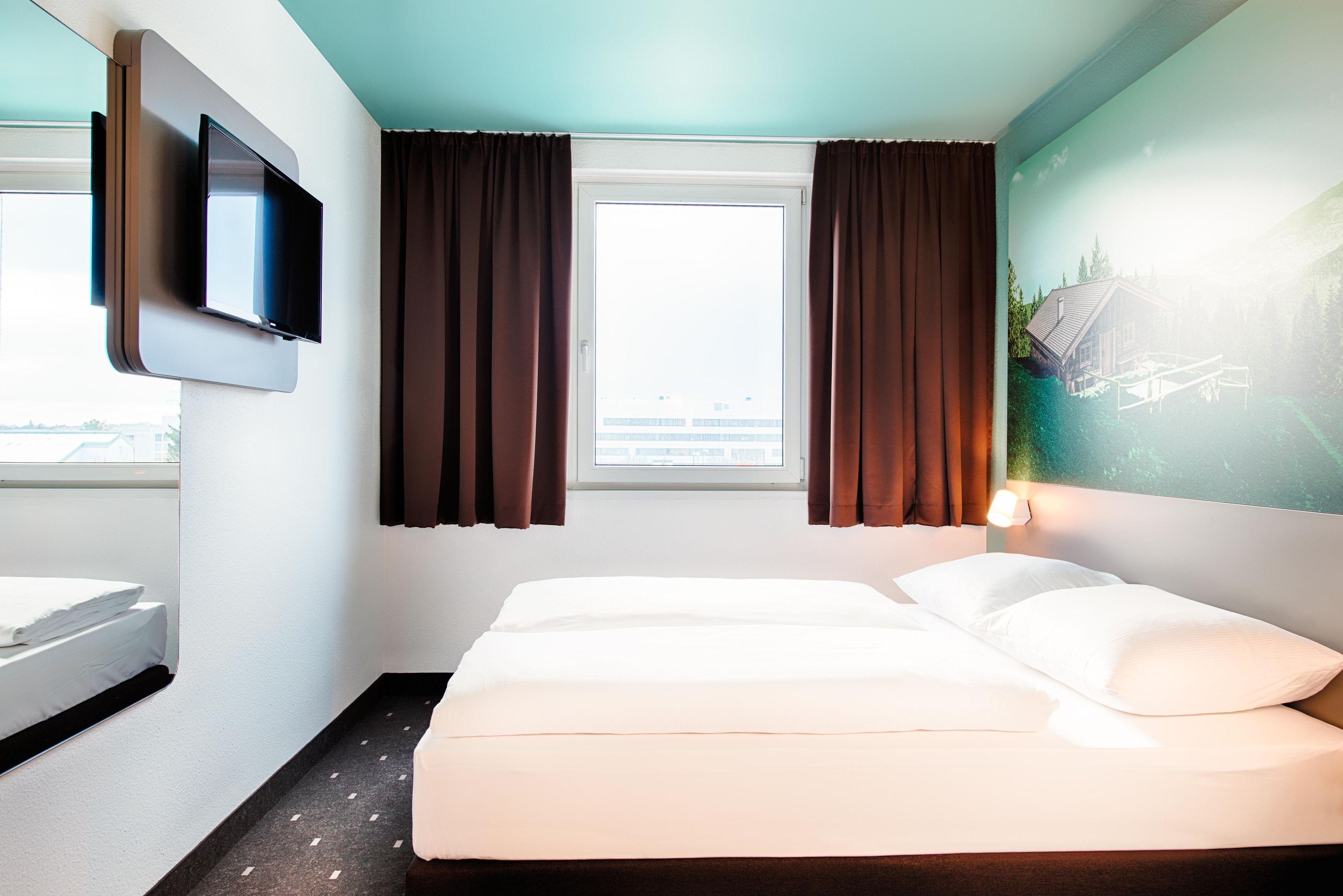 B&B Hotel Muenchen-Putzbrunn Eksteriør bilde