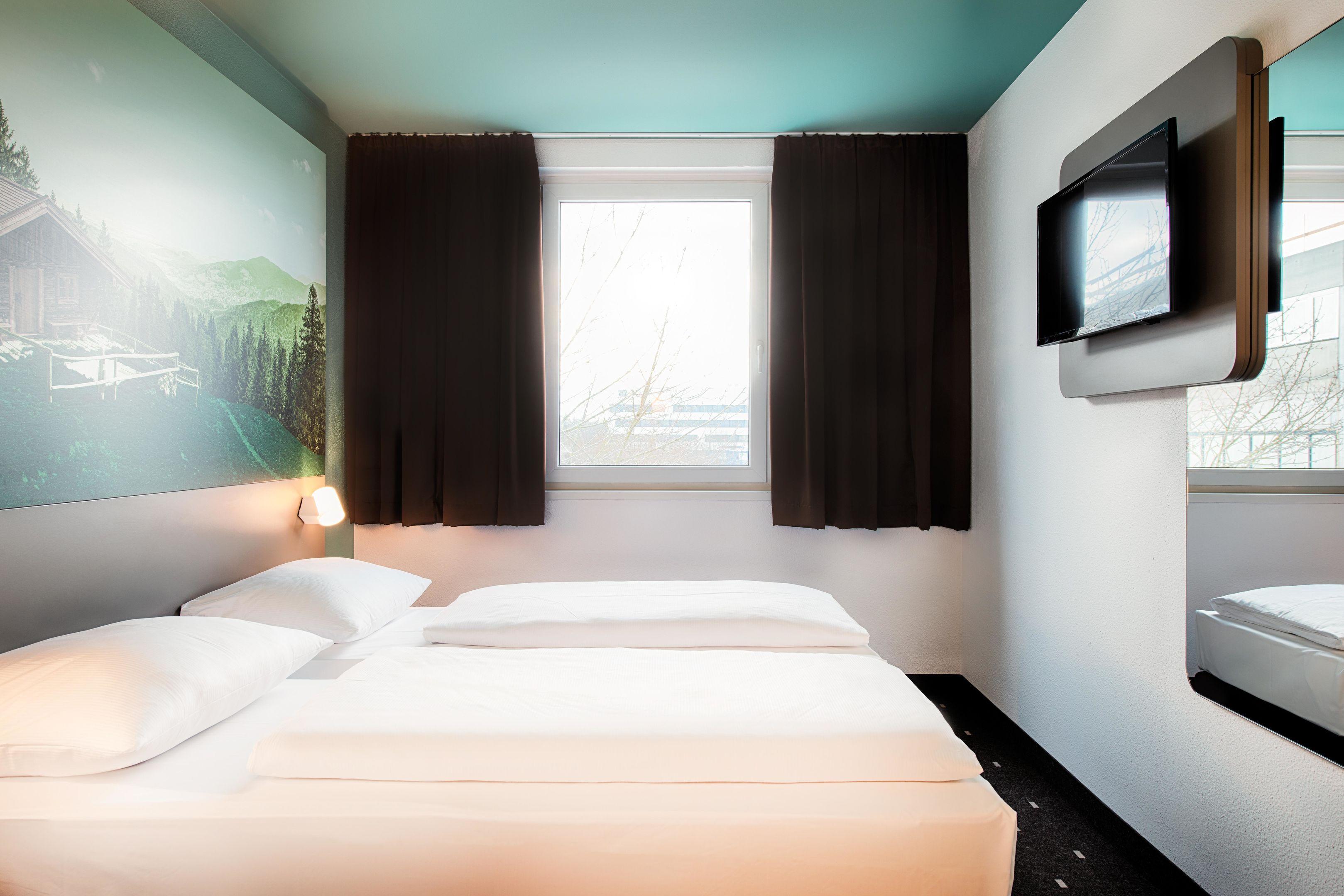 B&B Hotel Muenchen-Putzbrunn Eksteriør bilde